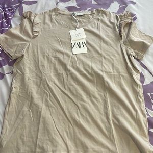 Zara beige shoulder ruffle T-shirt